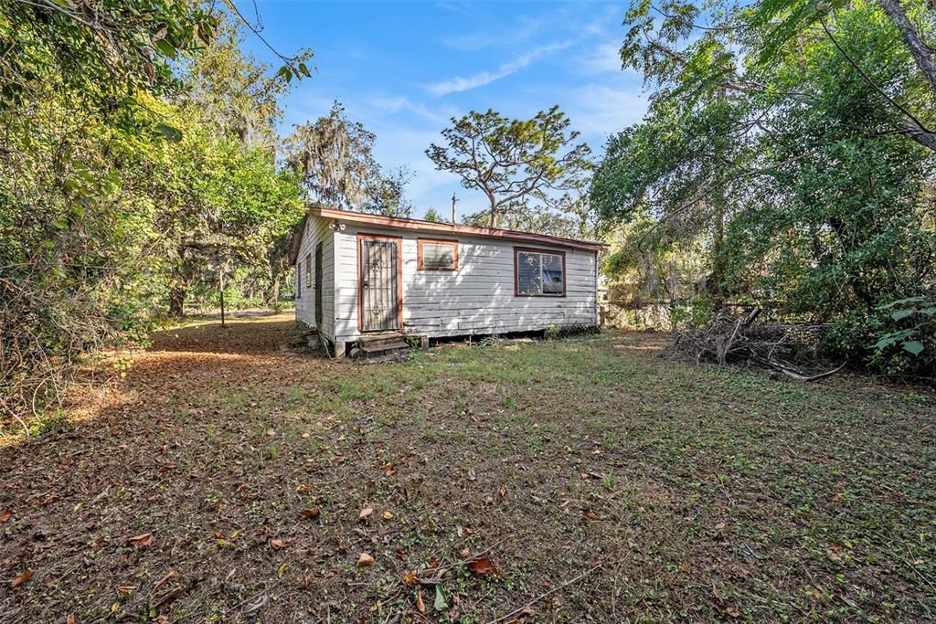 Active With Contract: $184,900 (2 beds, 1 baths, 952 Square Feet)