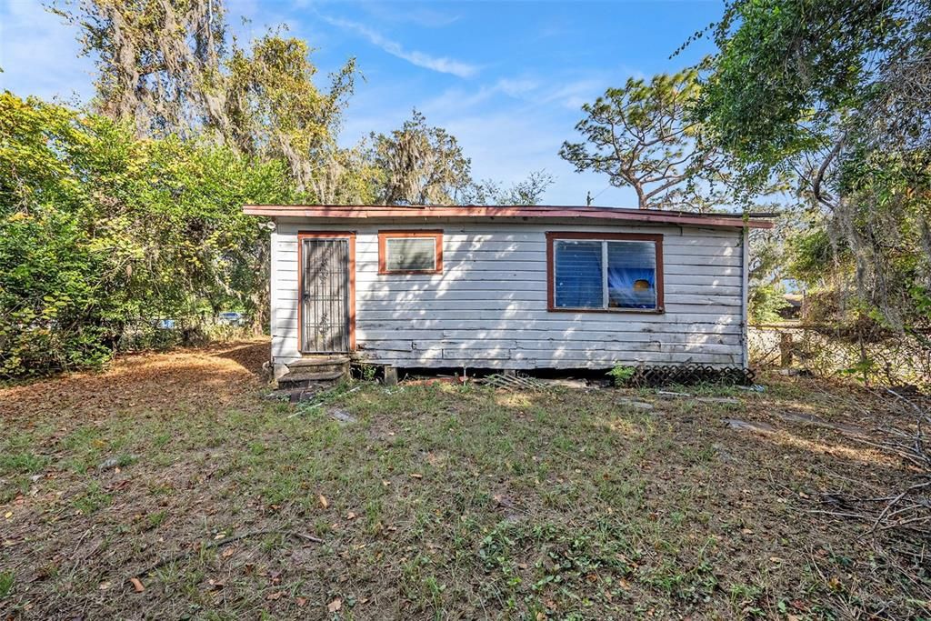 Active With Contract: $184,900 (2 beds, 1 baths, 952 Square Feet)