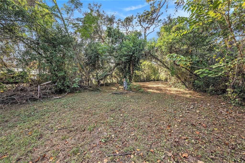 Active With Contract: $184,900 (2 beds, 1 baths, 952 Square Feet)