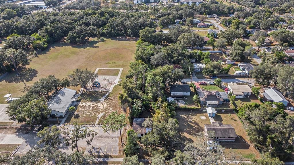 Active With Contract: $184,900 (2 beds, 1 baths, 952 Square Feet)