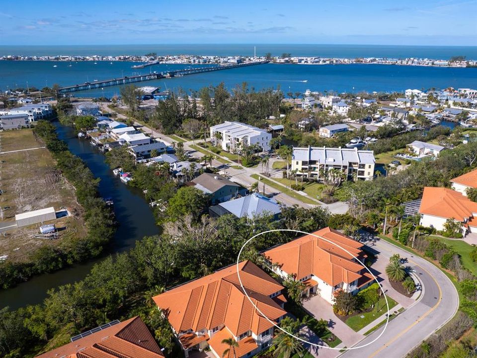 For Sale: $799,000 (3 beds, 2 baths, 2361 Square Feet)