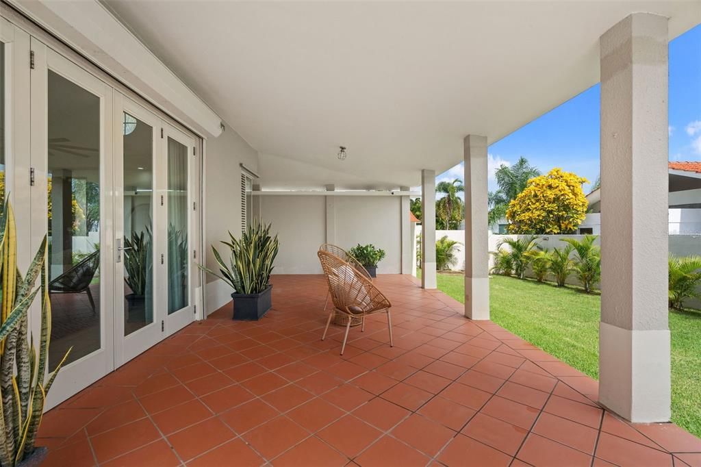 For Sale: $1,970,000 (4 beds, 3 baths, 4000 Square Feet)