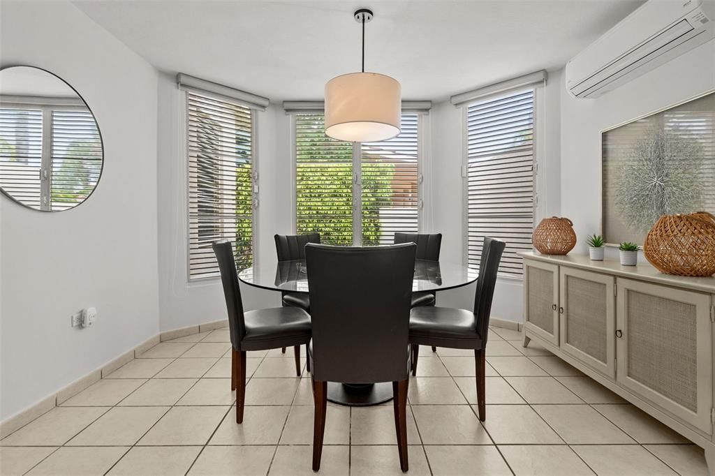 For Sale: $1,970,000 (4 beds, 3 baths, 4000 Square Feet)