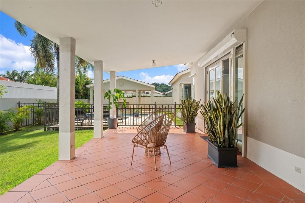 For Sale: $1,970,000 (4 beds, 3 baths, 4000 Square Feet)