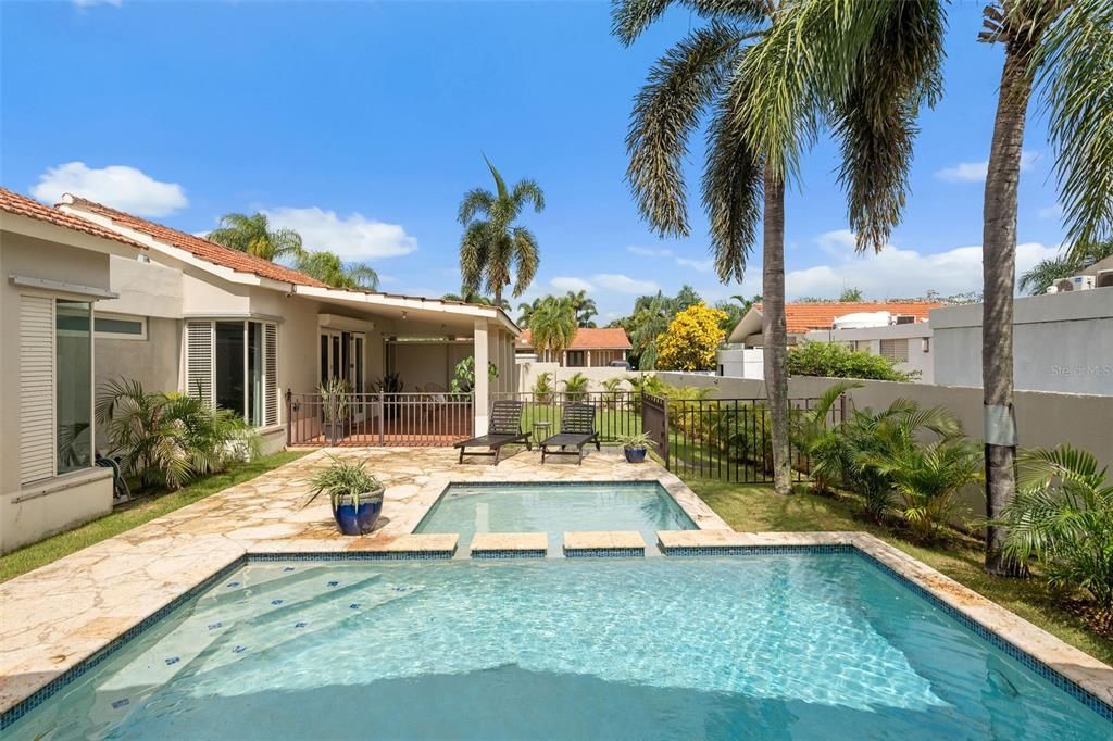 For Sale: $1,970,000 (4 beds, 3 baths, 4000 Square Feet)