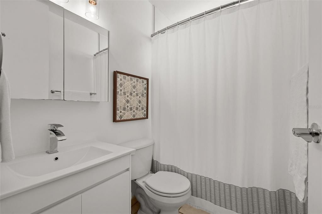 For Sale: $1,970,000 (4 beds, 3 baths, 4000 Square Feet)