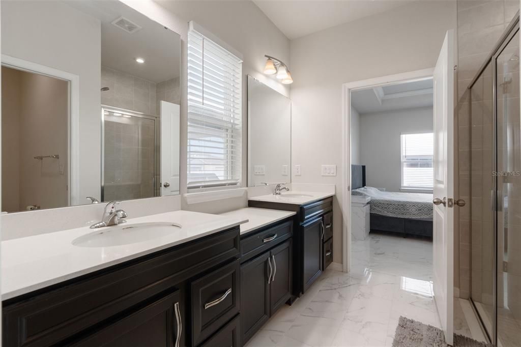 На продажу: $445,000 (3 спален, 2 ванн, 2017 Квадратных фут)