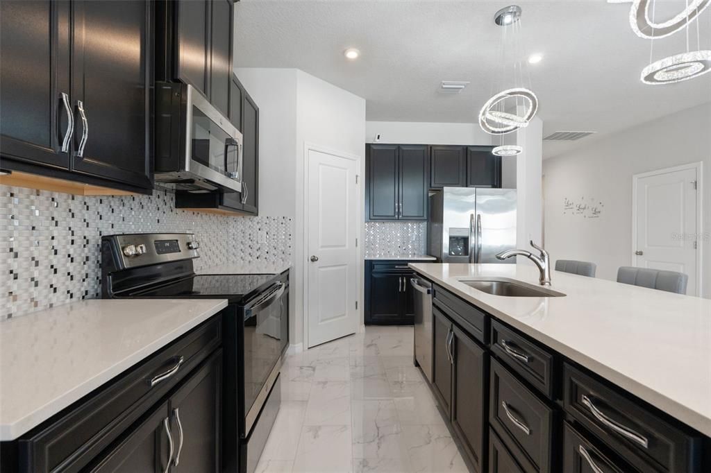 На продажу: $445,000 (3 спален, 2 ванн, 2017 Квадратных фут)