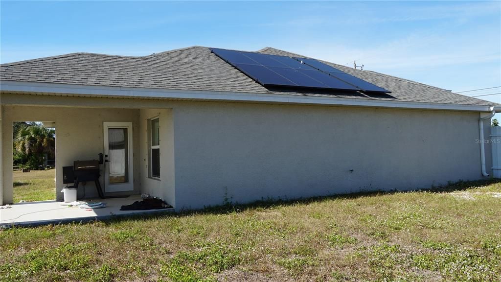 合同活跃: $225,000 (3 贝兹, 2 浴室, 1458 平方英尺)