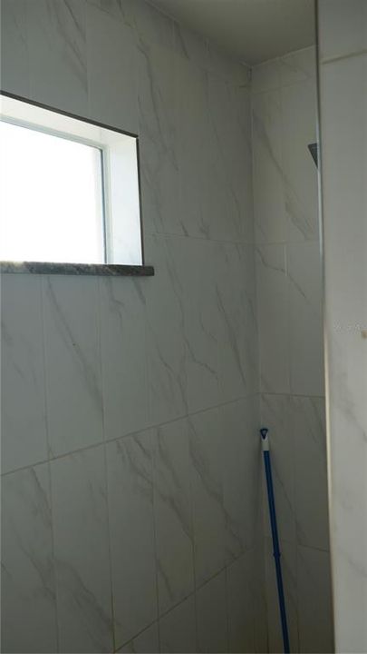 合同活跃: $225,000 (3 贝兹, 2 浴室, 1458 平方英尺)