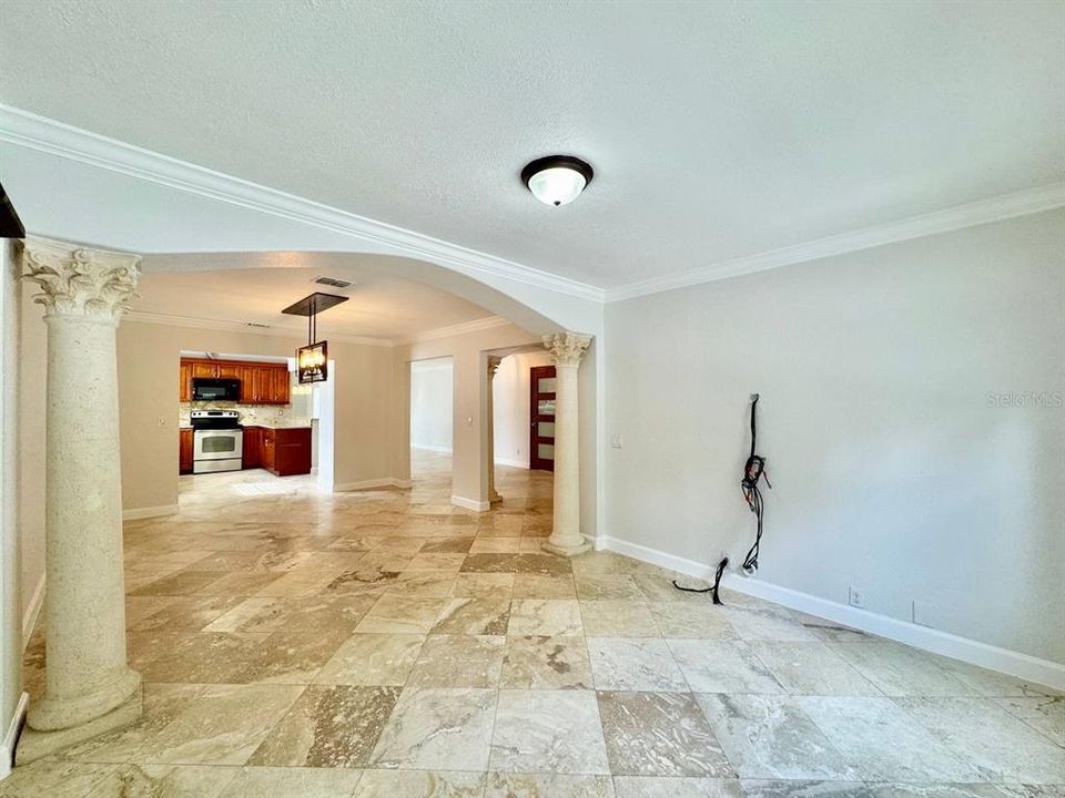 出租: $2,800 (4 贝兹, 3 浴室, 2395 平方英尺)