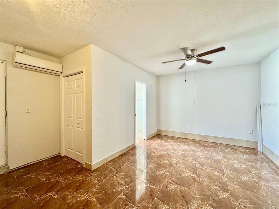 出租: $2,800 (4 贝兹, 3 浴室, 2395 平方英尺)