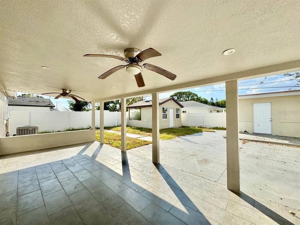 出租: $2,800 (4 贝兹, 3 浴室, 2395 平方英尺)