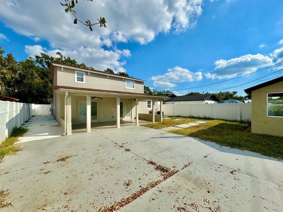 出租: $2,800 (4 贝兹, 3 浴室, 2395 平方英尺)