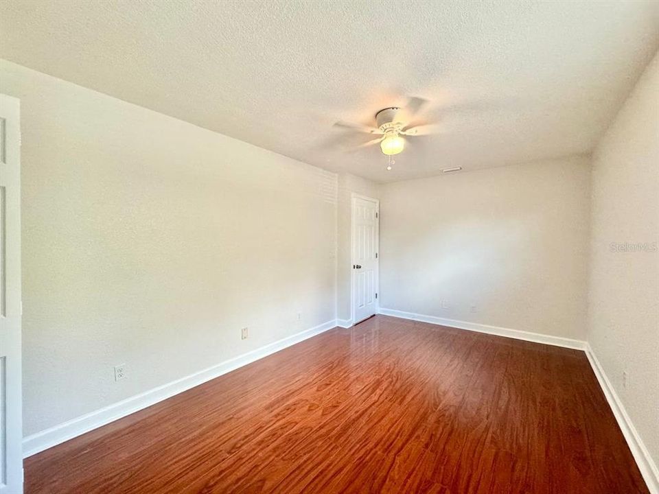 出租: $2,800 (4 贝兹, 3 浴室, 2395 平方英尺)