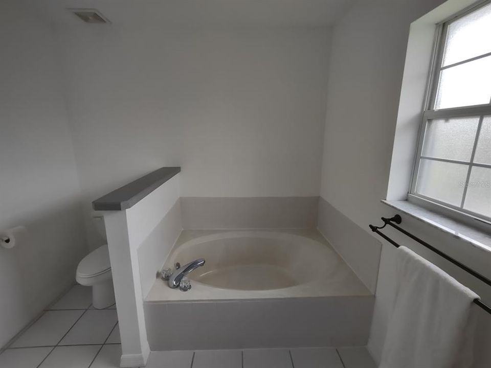 For Rent: $1,800 (3 beds, 2 baths, 1419 Square Feet)