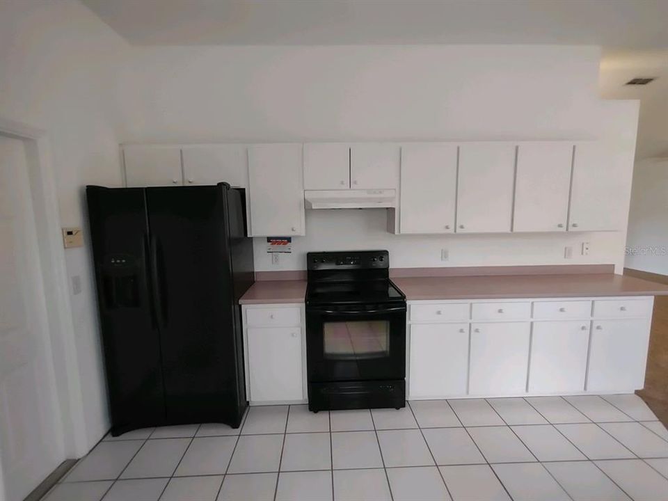 For Rent: $1,800 (3 beds, 2 baths, 1419 Square Feet)