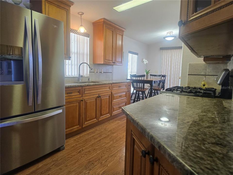 For Sale: $199,900 (2 beds, 2 baths, 1593 Square Feet)