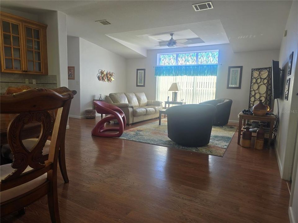 For Sale: $199,900 (2 beds, 2 baths, 1593 Square Feet)
