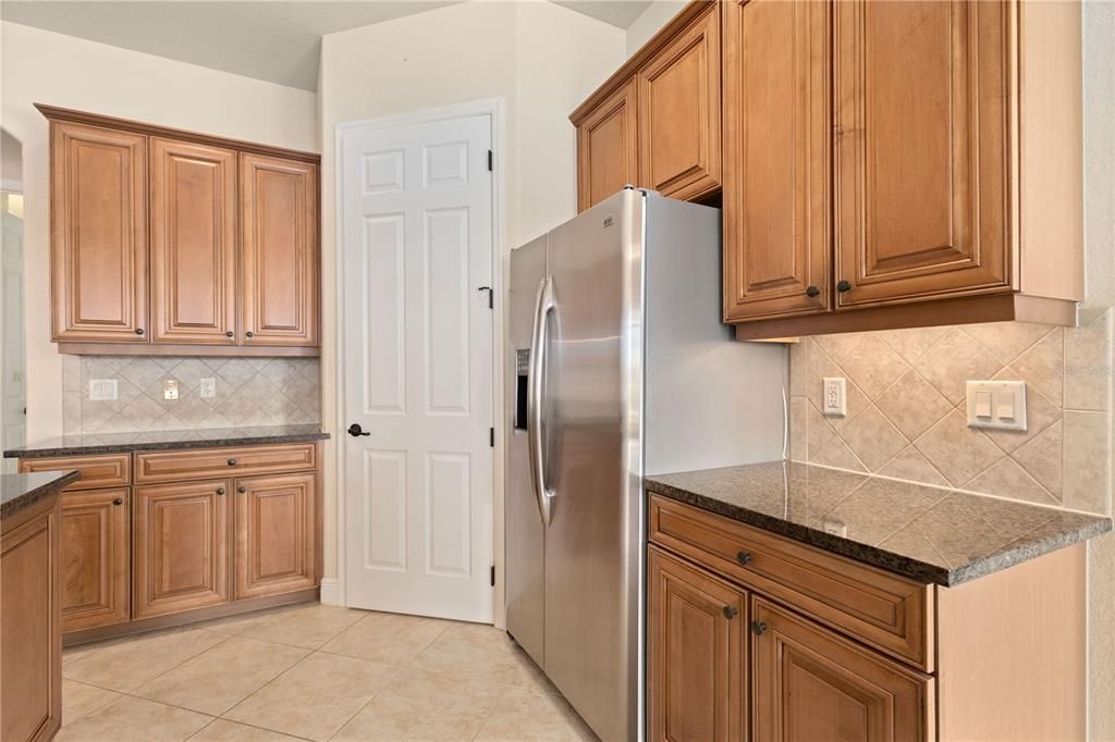 На продажу: $689,000 (4 спален, 3 ванн, 2985 Квадратных фут)