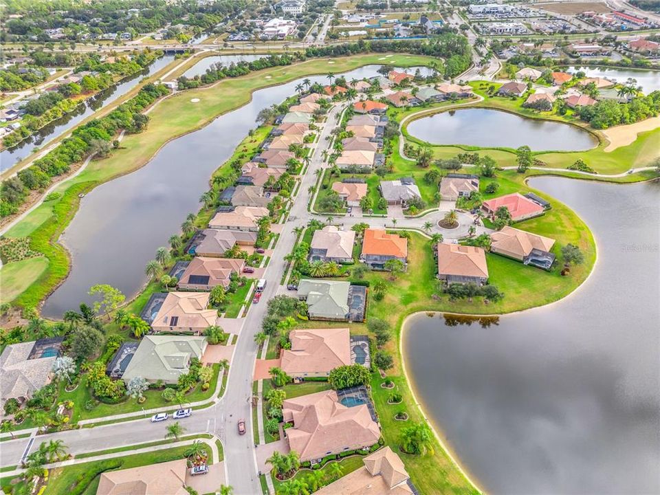 На продажу: $689,000 (4 спален, 3 ванн, 2985 Квадратных фут)