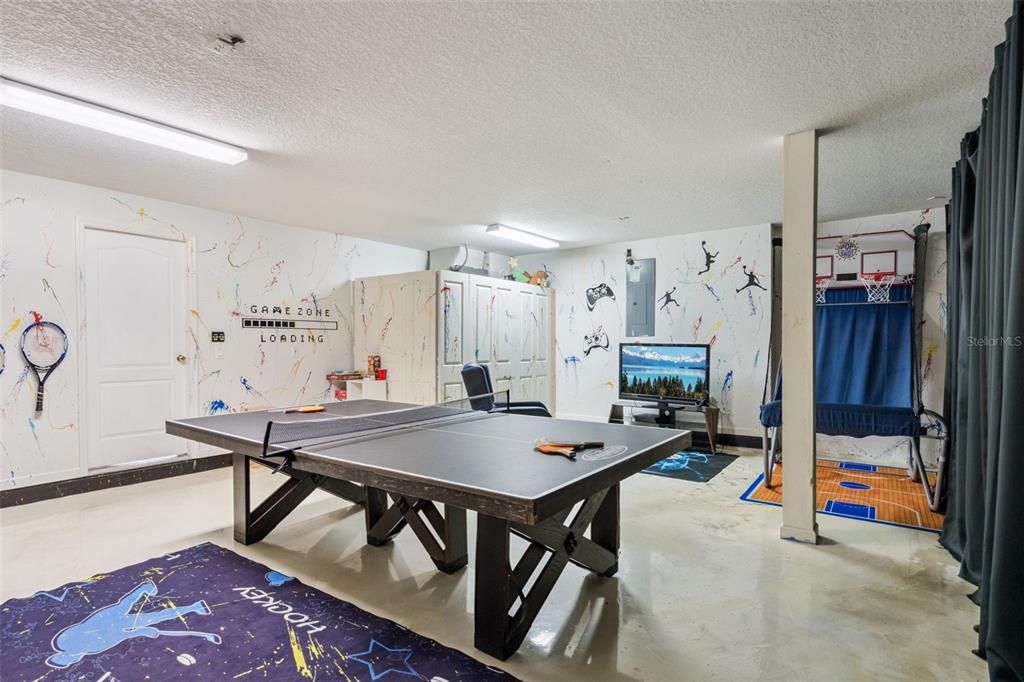 Active With Contract: $585,000 (5 beds, 3 baths, 3612 Square Feet)