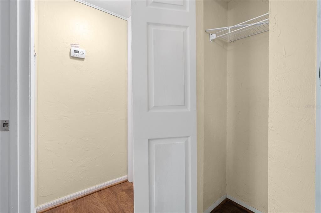 Active With Contract: $115,900 (1 beds, 1 baths, 576 Square Feet)