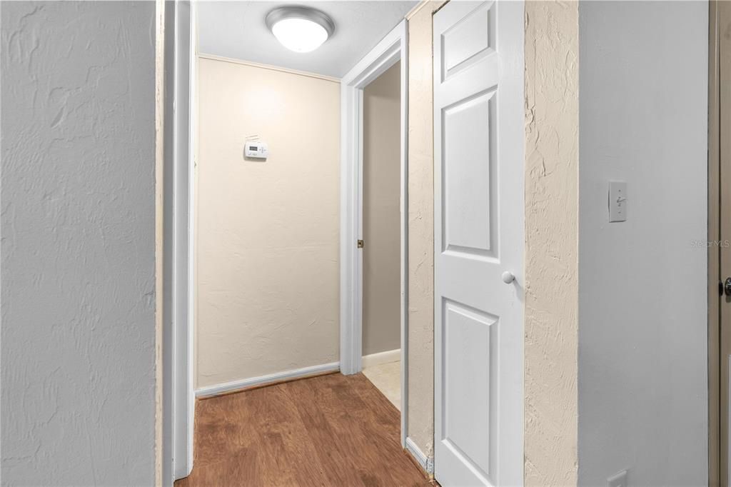 Active With Contract: $115,900 (1 beds, 1 baths, 576 Square Feet)