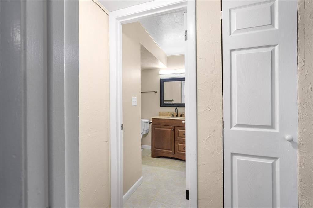 Active With Contract: $115,900 (1 beds, 1 baths, 576 Square Feet)