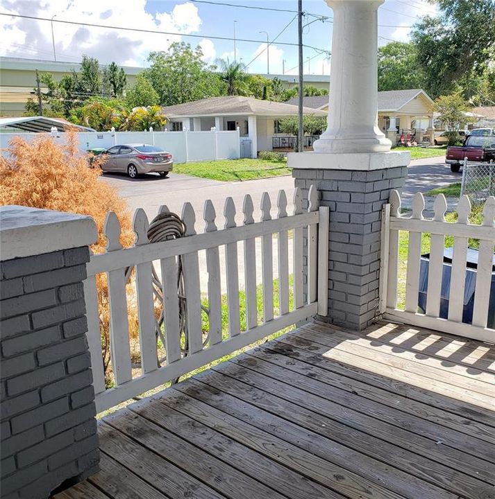 For Rent: $1,395 (1 beds, 1 baths, 702 Square Feet)