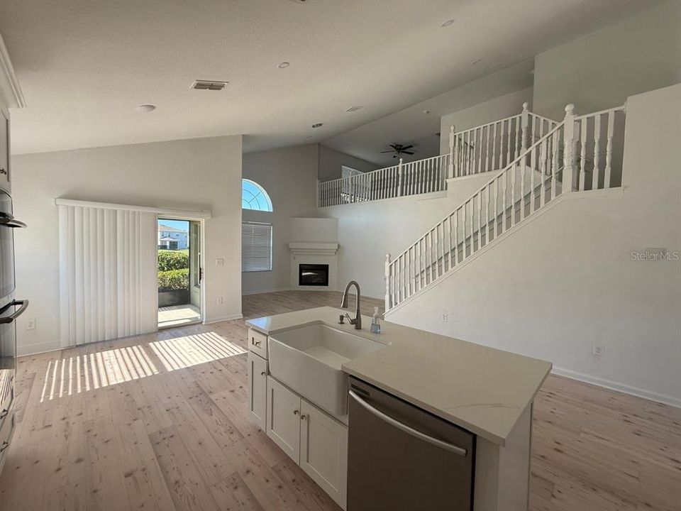 出租: $2,500 (4 贝兹, 2 浴室, 2410 平方英尺)