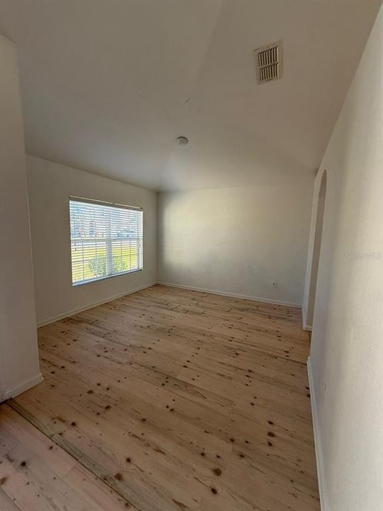 出租: $2,500 (4 贝兹, 2 浴室, 2410 平方英尺)