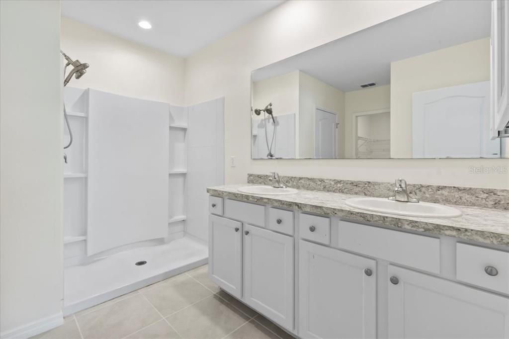 For Sale: $339,900 (4 beds, 2 baths, 1846 Square Feet)