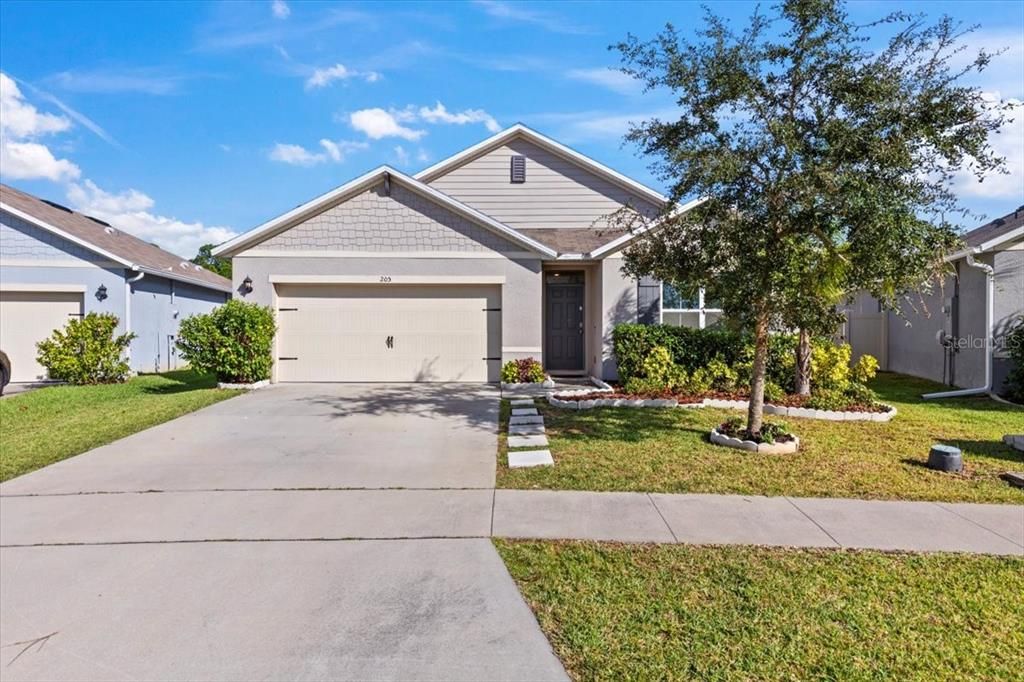 For Sale: $339,900 (4 beds, 2 baths, 1846 Square Feet)