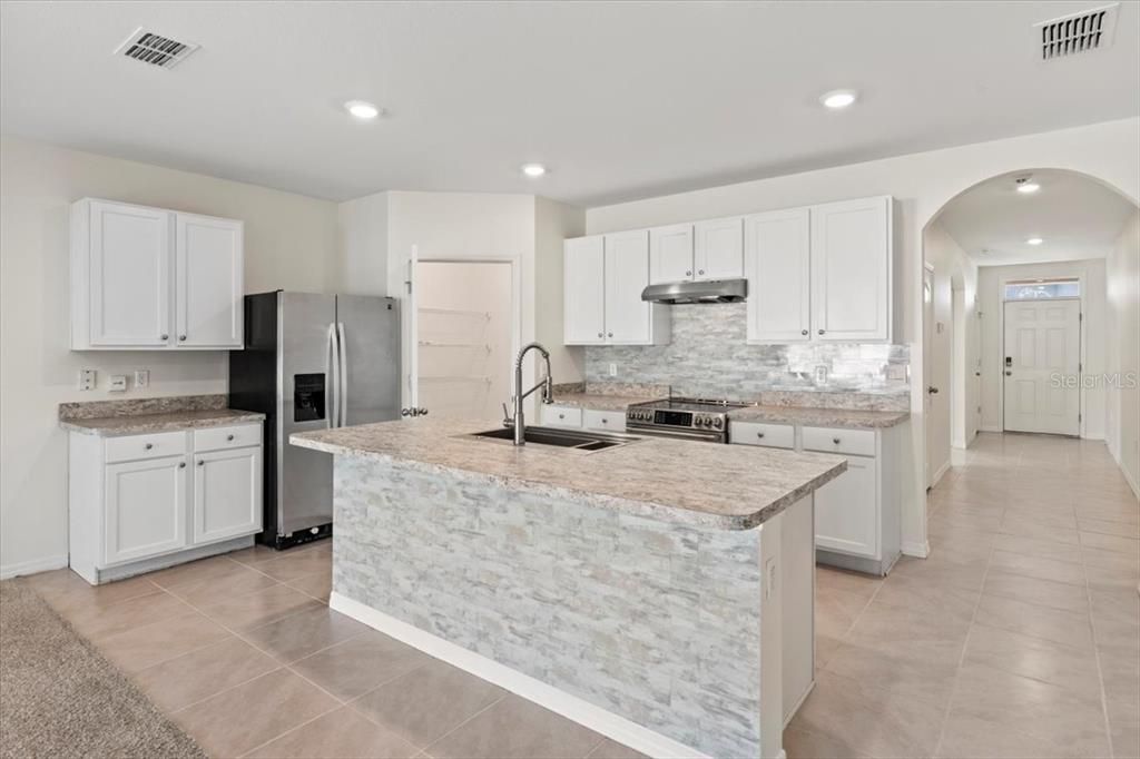 For Sale: $339,900 (4 beds, 2 baths, 1846 Square Feet)