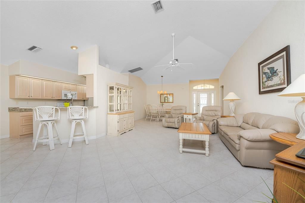 For Sale: $349,500 (3 beds, 2 baths, 1852 Square Feet)