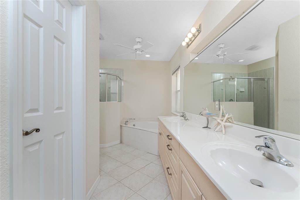 For Sale: $349,500 (3 beds, 2 baths, 1852 Square Feet)