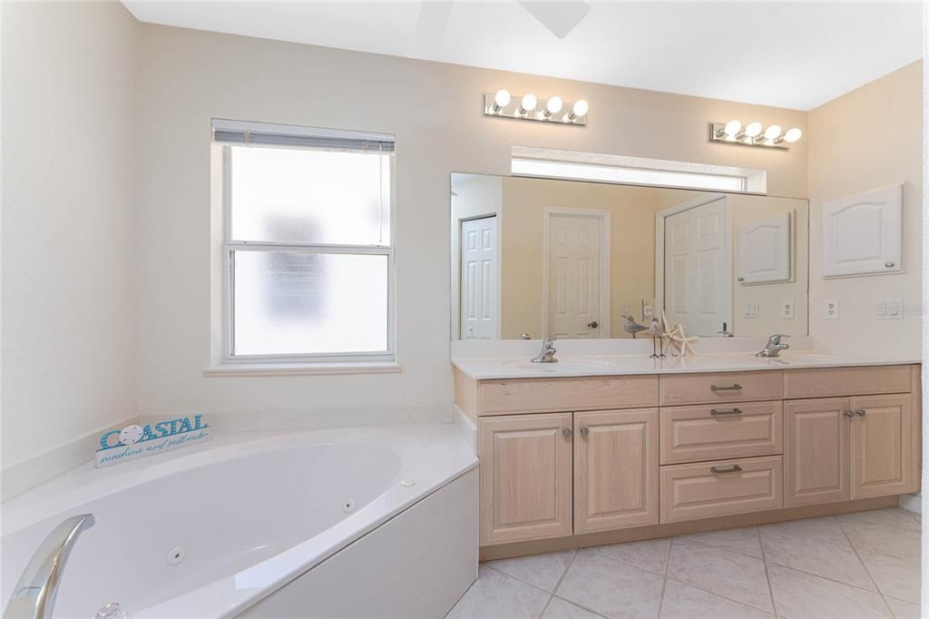 For Sale: $349,500 (3 beds, 2 baths, 1852 Square Feet)