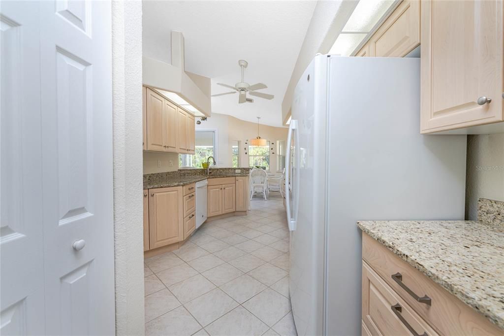 For Sale: $349,500 (3 beds, 2 baths, 1852 Square Feet)