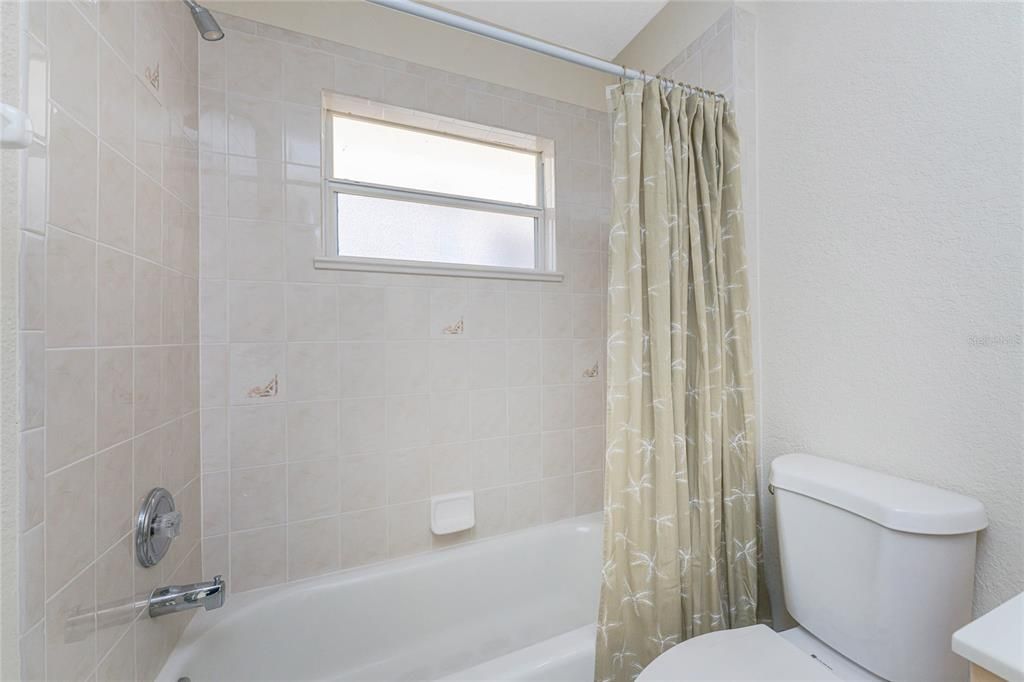 For Sale: $349,500 (3 beds, 2 baths, 1852 Square Feet)