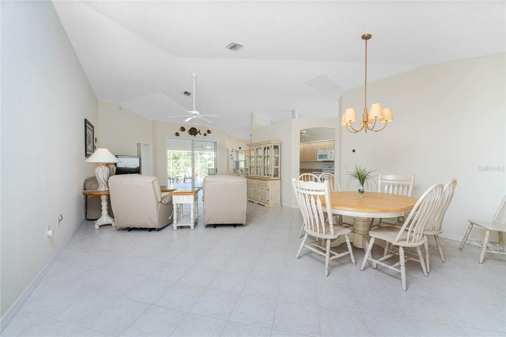 For Sale: $349,500 (3 beds, 2 baths, 1852 Square Feet)