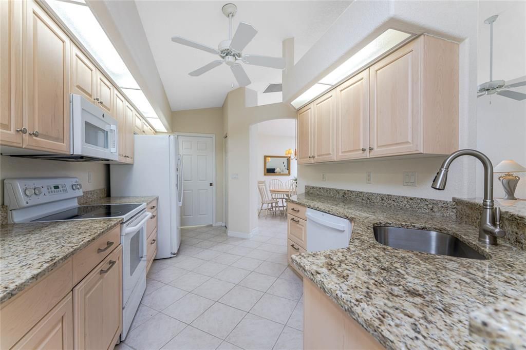 For Sale: $349,500 (3 beds, 2 baths, 1852 Square Feet)