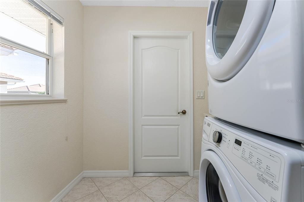 For Sale: $349,500 (3 beds, 2 baths, 1852 Square Feet)