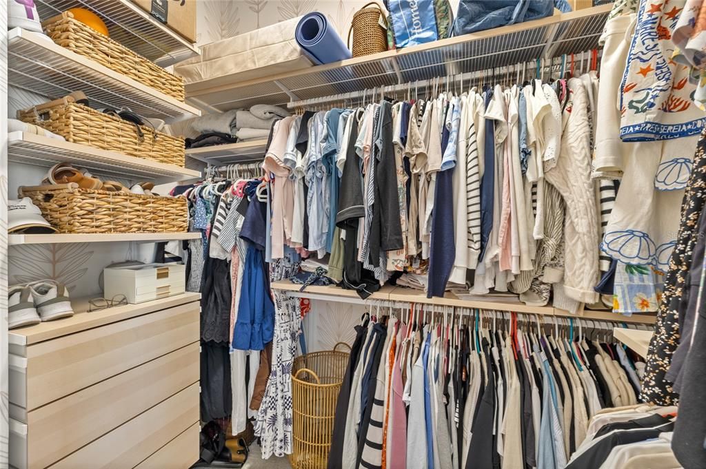 合同活跃: $829,000 (3 贝兹, 3 浴室, 2866 平方英尺)