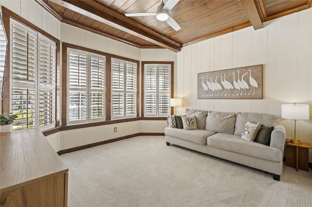 合同活跃: $829,000 (3 贝兹, 3 浴室, 2866 平方英尺)