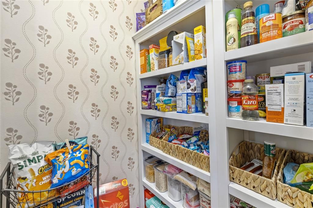 合同活跃: $829,000 (3 贝兹, 3 浴室, 2866 平方英尺)