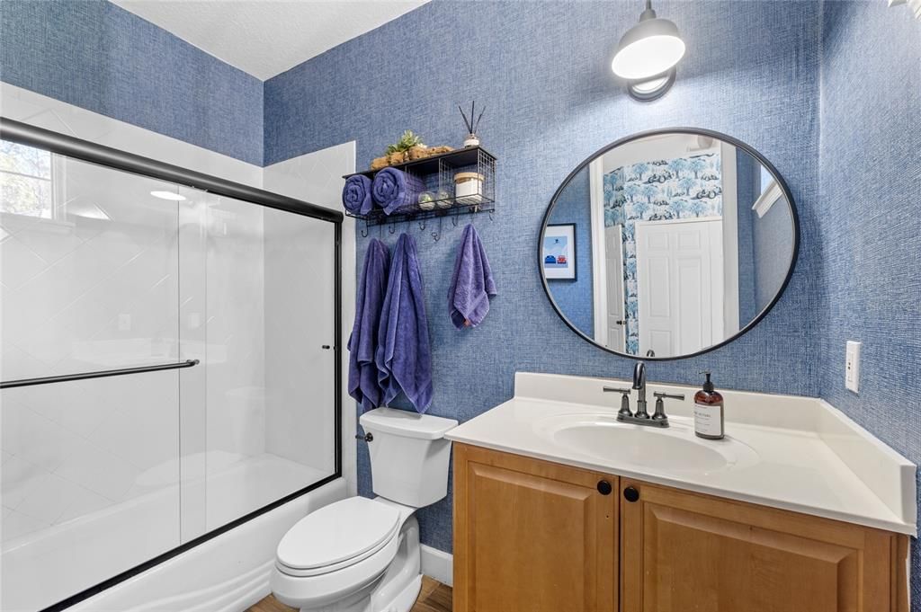 合同活跃: $829,000 (3 贝兹, 3 浴室, 2866 平方英尺)