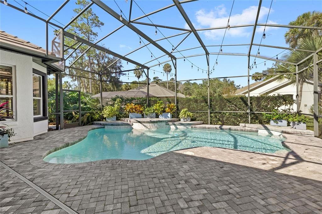 合同活跃: $829,000 (3 贝兹, 3 浴室, 2866 平方英尺)