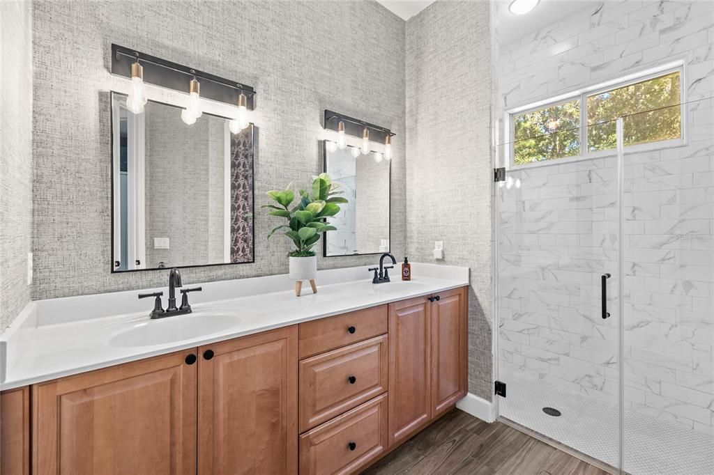 合同活跃: $829,000 (3 贝兹, 3 浴室, 2866 平方英尺)