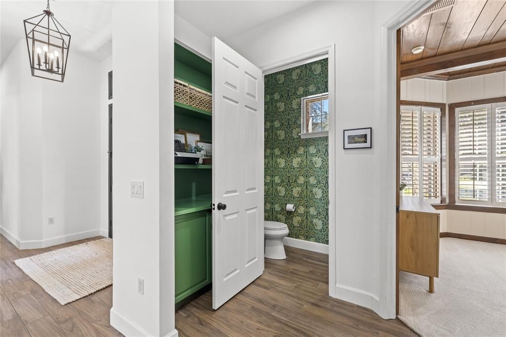 合同活跃: $829,000 (3 贝兹, 3 浴室, 2866 平方英尺)